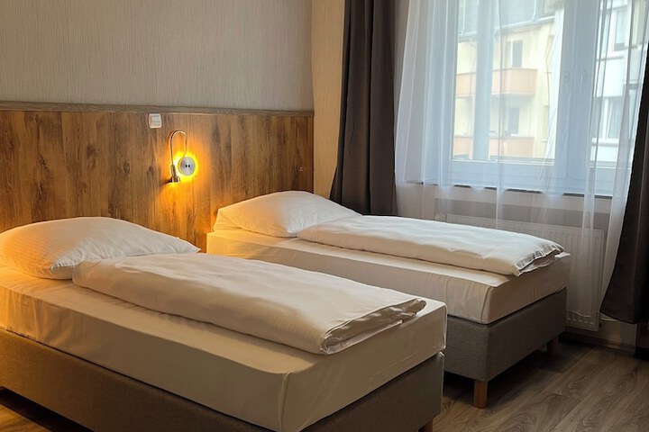 Room 15 of 27