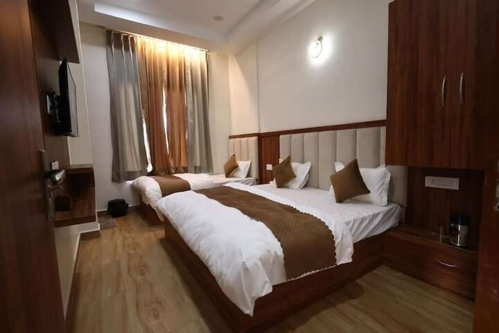 Room 14 of 21