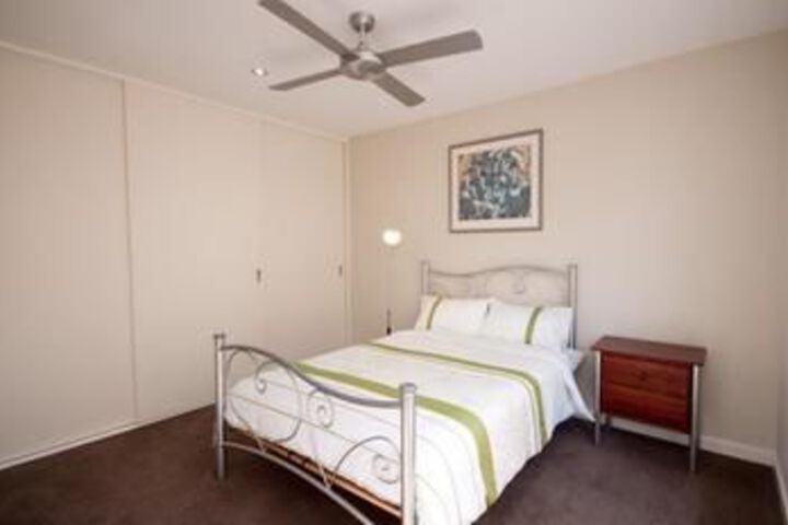 Room 10 of 19