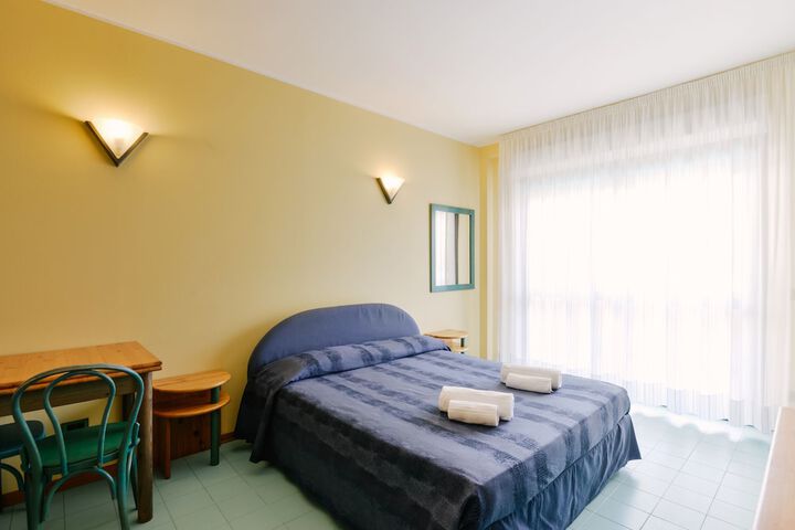 Room 17 of 114