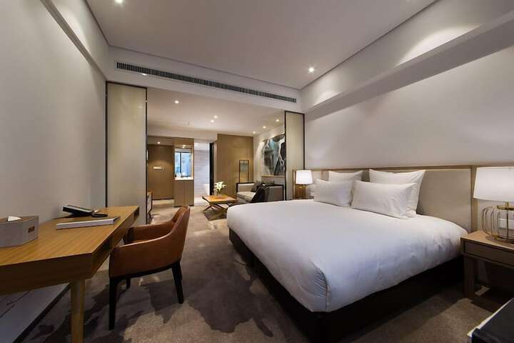 Room 14 of 19