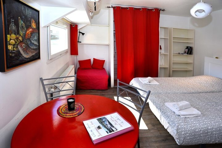 Room 17 of 51
