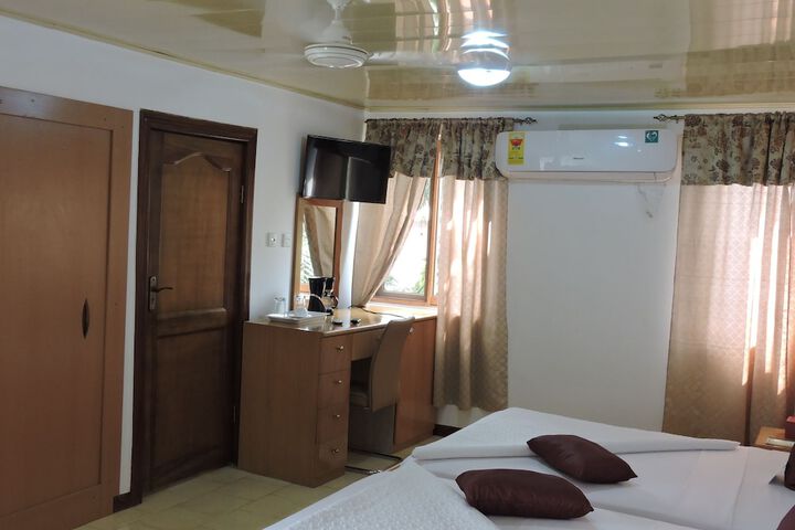 Room 10 of 47