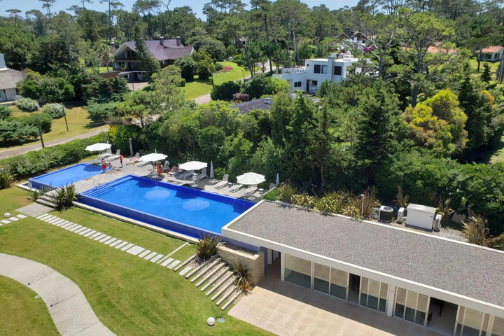 Pool 13 of 31