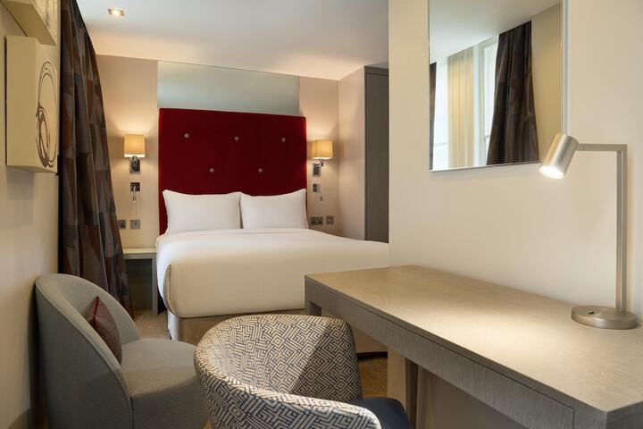 Room 25 of 114