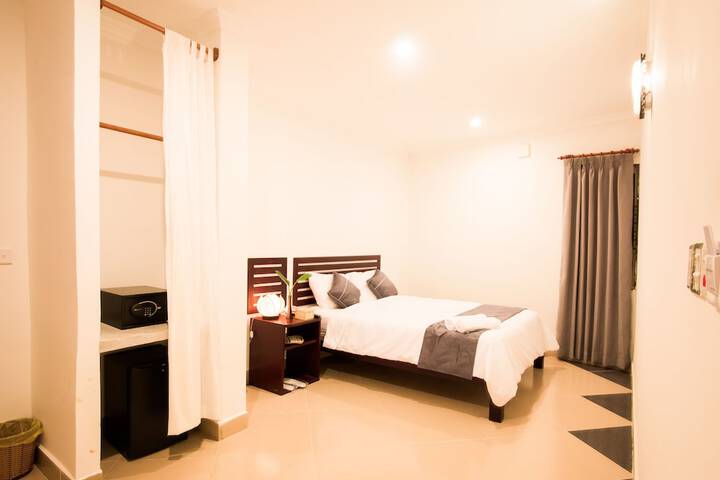 Room 3 of 20