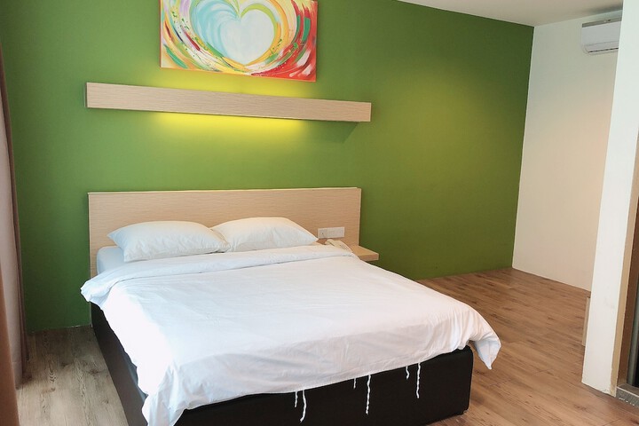 Room 5 of 73