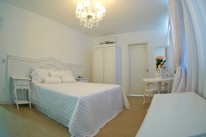 Room 4 of 38