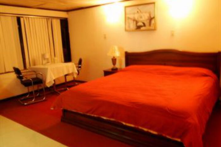 Room 12 of 21