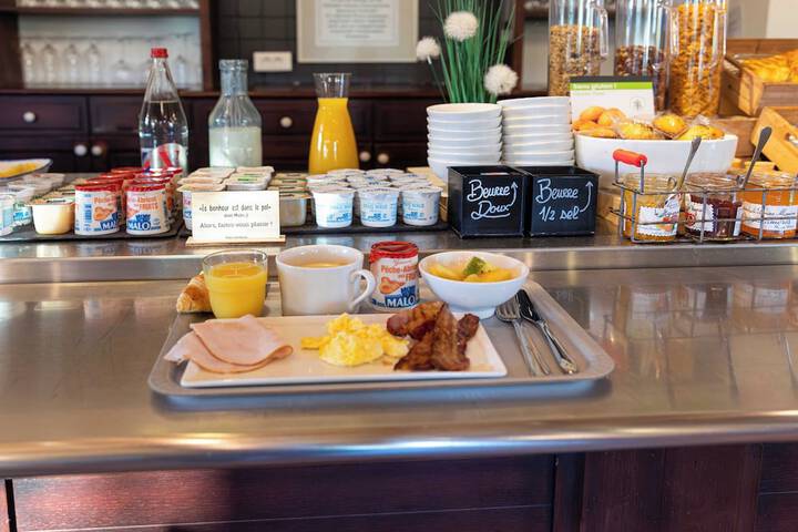 Breakfast buffet