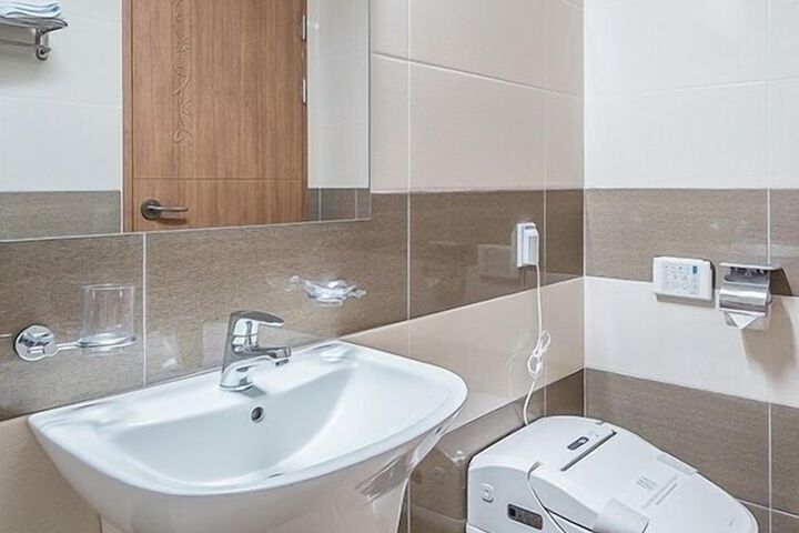 Clean Restrooms
