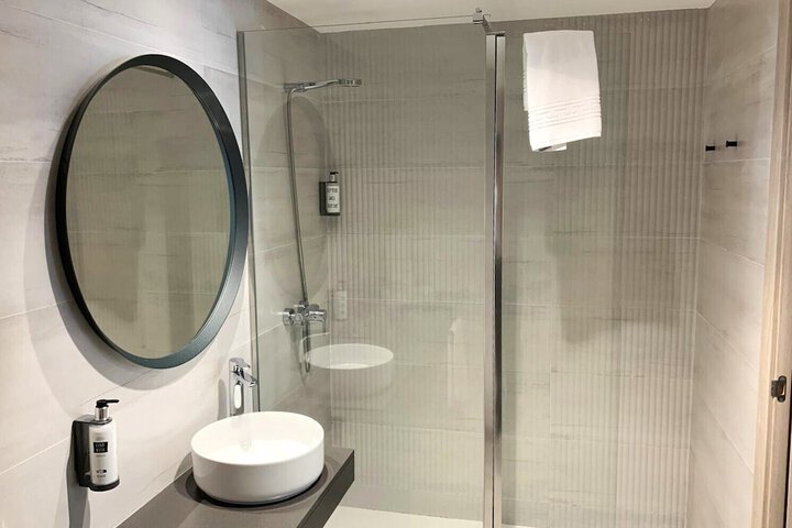 Room 68 of 88