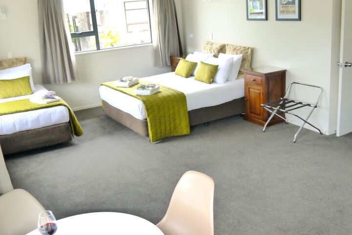 Room 16 of 188