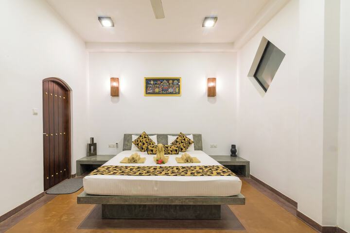 Room 12 of 54