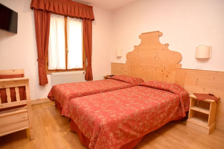 Room 9 of 30