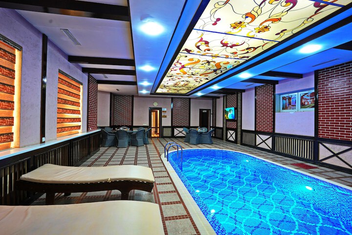 Pool 28 of 37