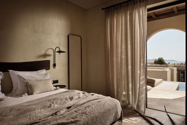 Room 25 of 96