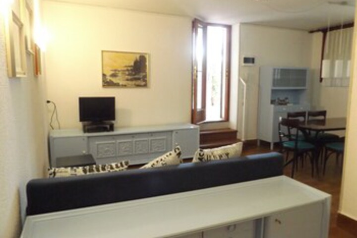 Room 26 of 46