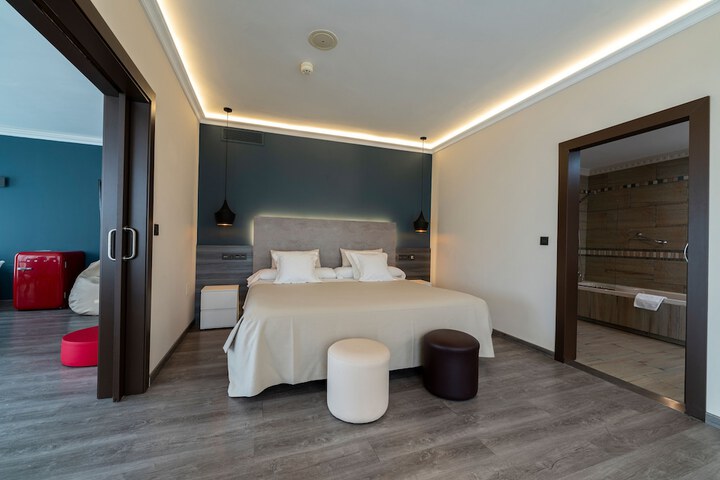Room 52 of 124