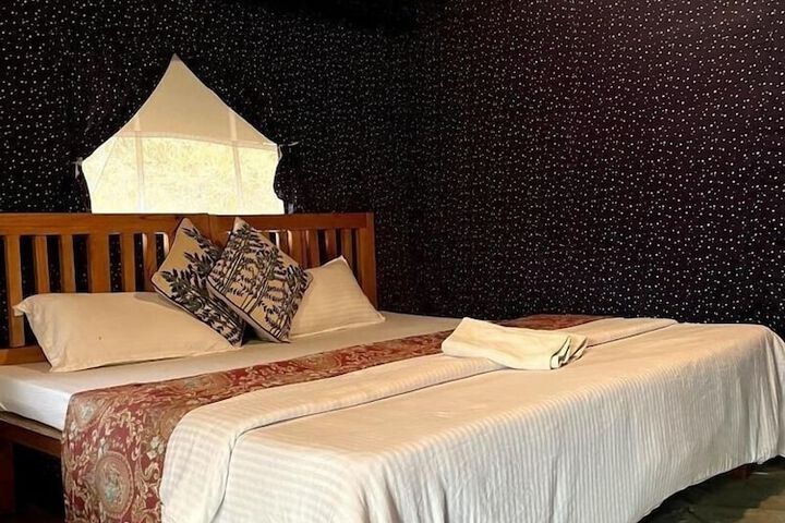 Room 3 of 70