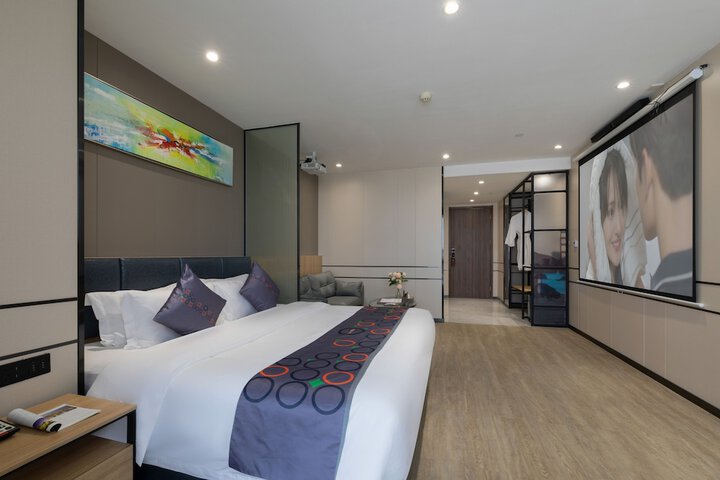 Room 12 of 56