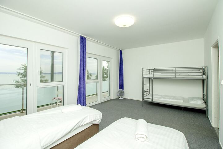 Room 12 of 31