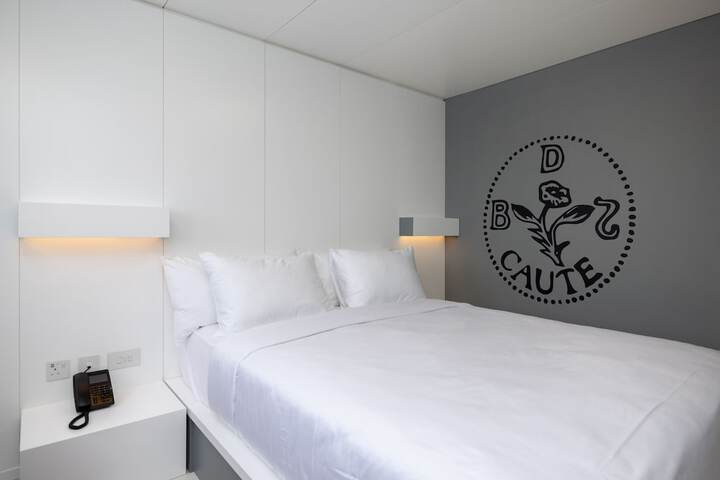 Room 45 of 171