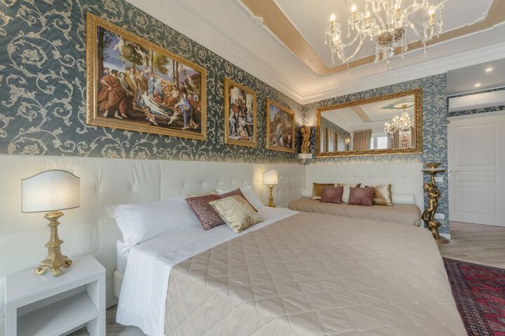 Room 12 of 60