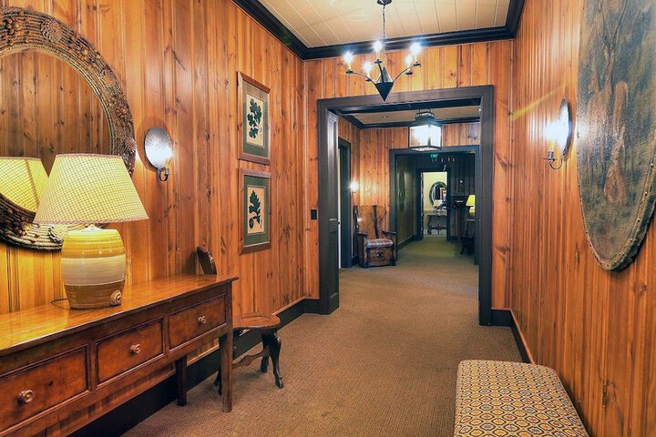 Ballroom/Hall 59 of 86