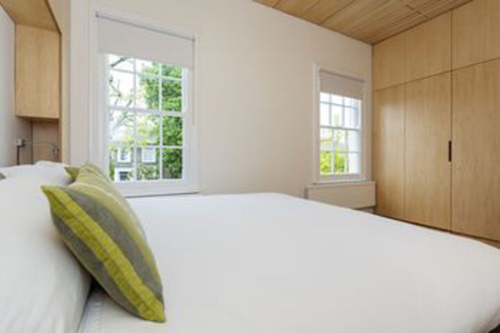 Room 5 of 15
