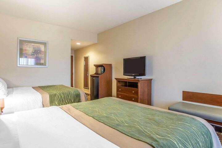 2 Queen Beds (7 of 7)