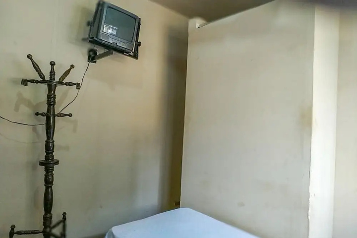 Room 7 of 11