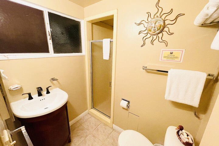 Studio King Bed Patio Kitchenette (26 of 51)