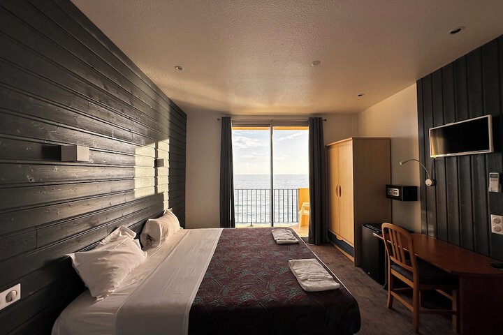 Room 11 of 36