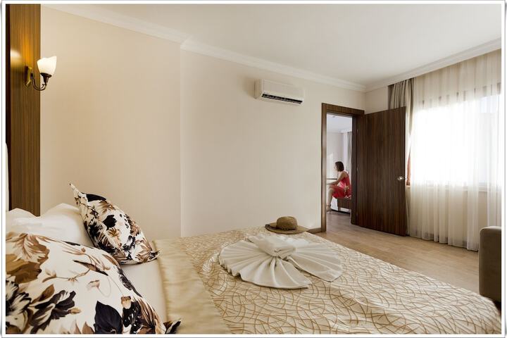 Room 12 of 52