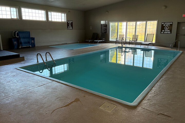 Pool Hotel