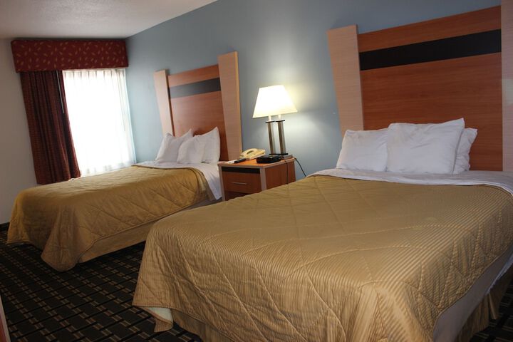 1 Queen Bed Superior Room (7 of 19)