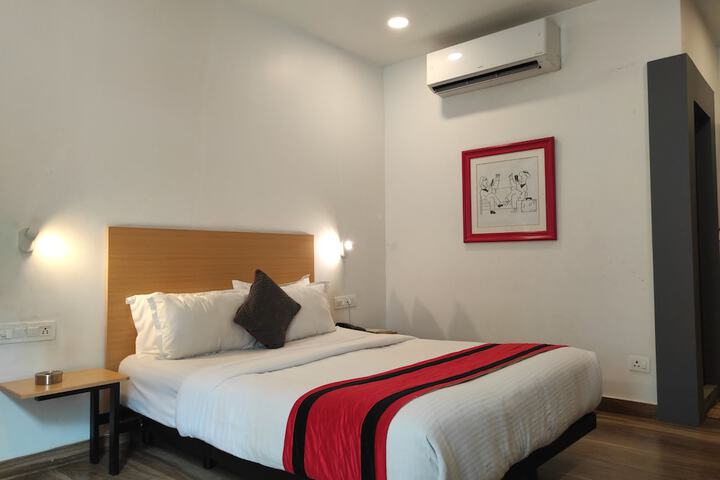 Room 13 of 29