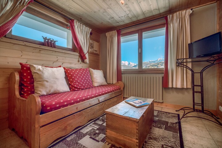 Room 24 of 62