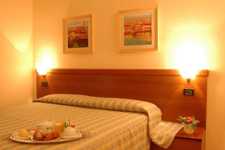 Room 16 of 36