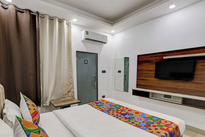 Room 16 of 30