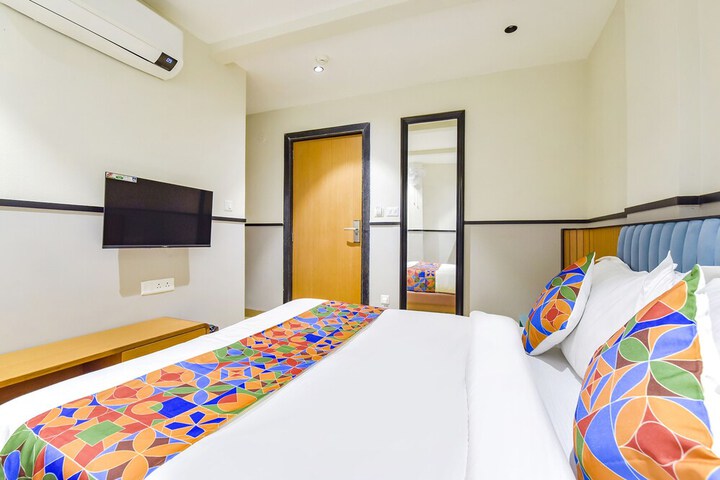 Room 9 of 31