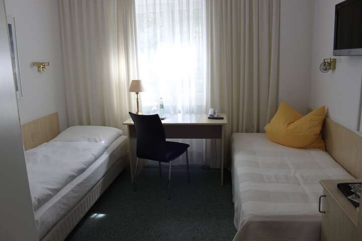 Room 5 of 31