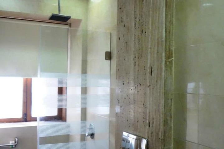 Room 35 of 48