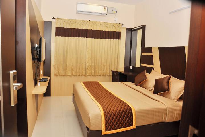 Room 3 of 12