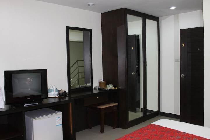 Room 27 of 39