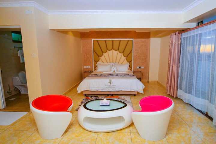 Room 7 of 28