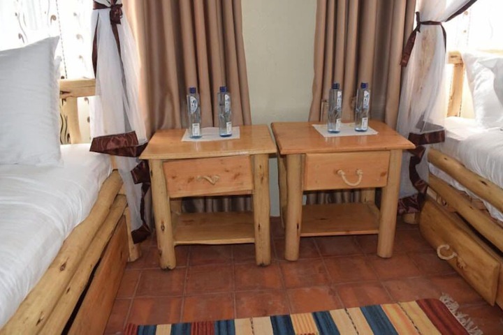 Room 15 of 28