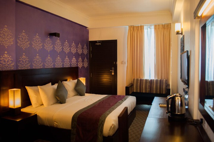 Room 18 of 48