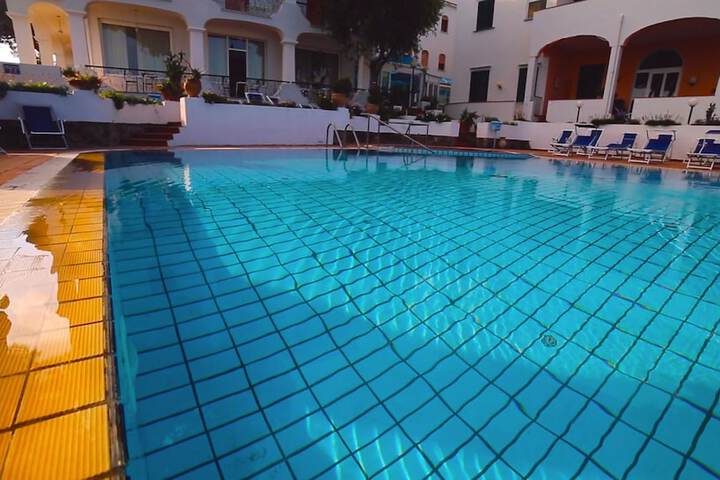 Hotel Pool